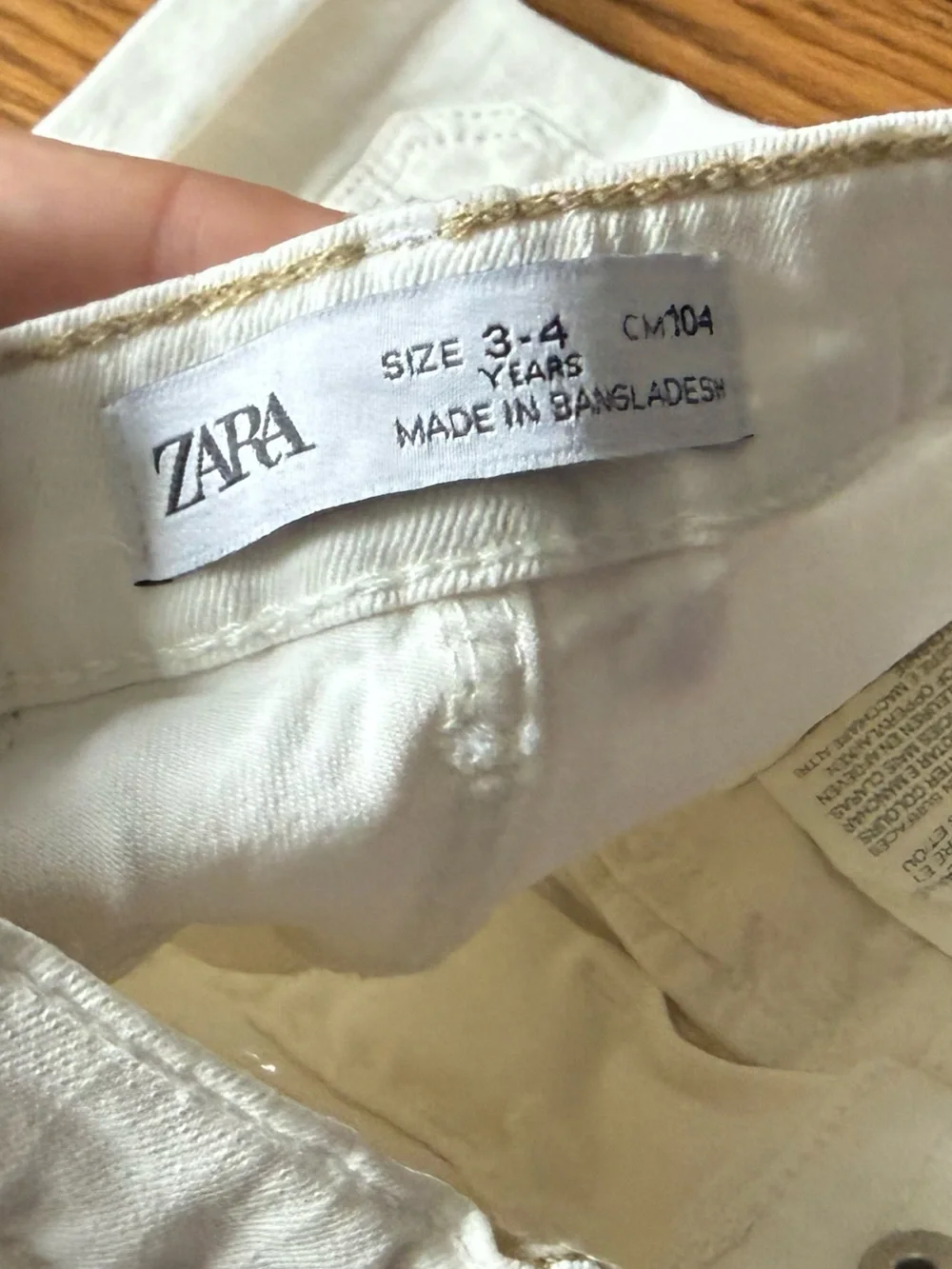 Zara White Rolled Hem Denim Shorts - Size 3 / 4